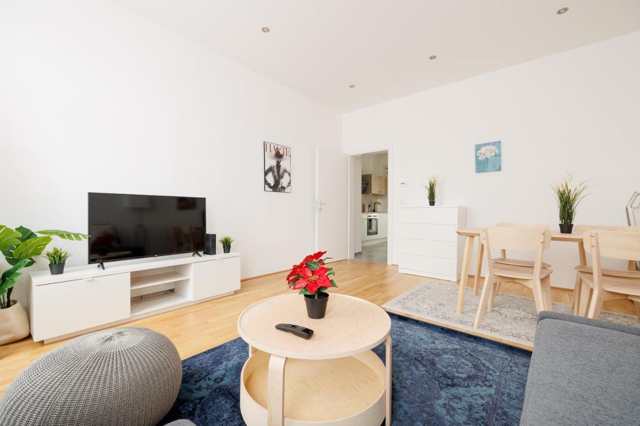 Charming Apartment Near Center Відень Екстер'єр фото