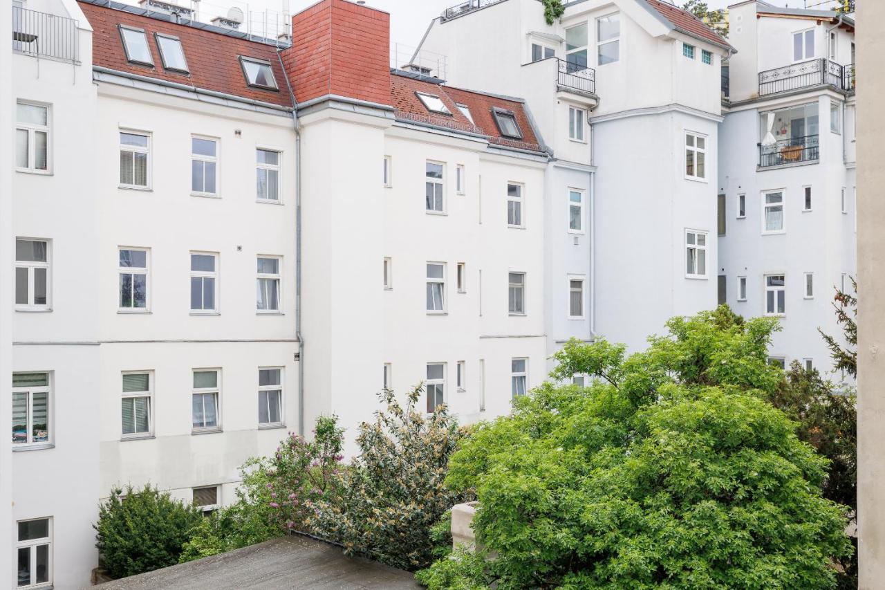 Charming Apartment Near Center Відень Екстер'єр фото